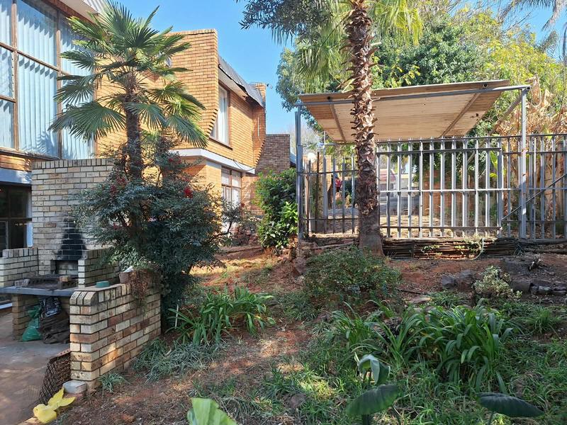 5 Bedroom Property for Sale in Wilkoppies North West